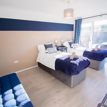 Ideal Away In Whitefield Bury Manchester