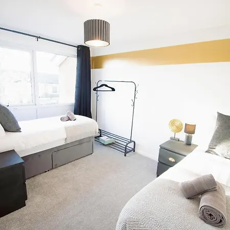 Holiday home Ideal Away In Whitefield Bury