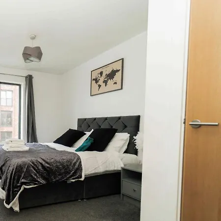 The Green Palace Apartment
