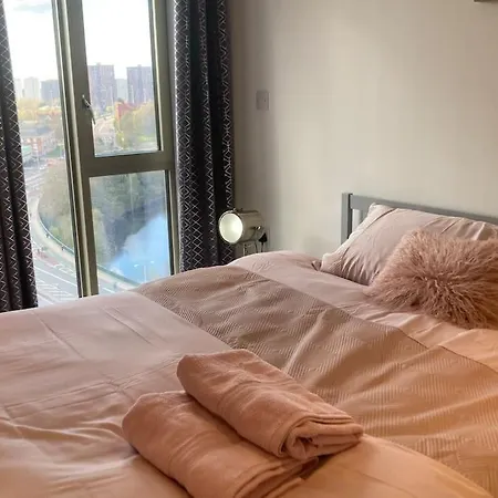 Gorgeous Luxury Canel Park View Gym 2 Ensuites Bedroom Near Centre * Manchester