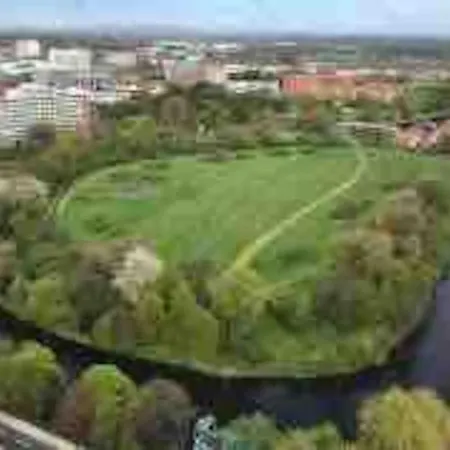 Апартаменты Gorgeous Luxury Canel Park View Gym 2 Ensuites Bedroom Near Centre Манчестер