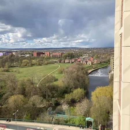 Apartment Gorgeous Luxury Canel Park View Gym 2 Ensuites Bedroom Near Centre *