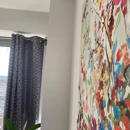 Gorgeous Luxury Canel Park View Gym 2 Ensuites Bedroom Near Centre