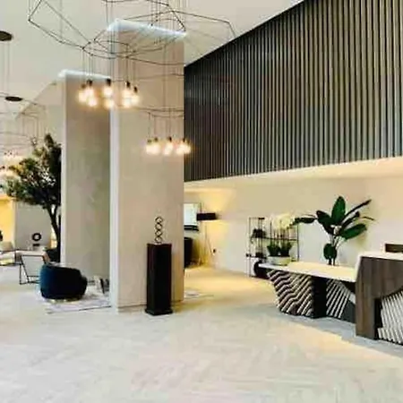 Apartment Gorgeous Luxury Canel Park View Gym 2 Ensuites Bedroom Near Centre
