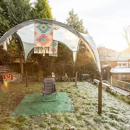 Guestready - Gorgeous Garden In Manchester