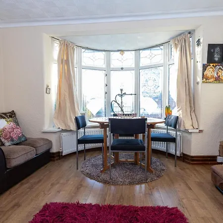 Guestready - Gorgeous Garden In Manchester
