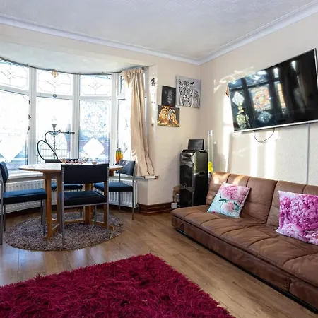 Guestready - Gorgeous Garden In Manchester