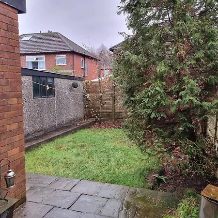 Holiday home Spacious 3 Bedroom Semi Detached In Manchester