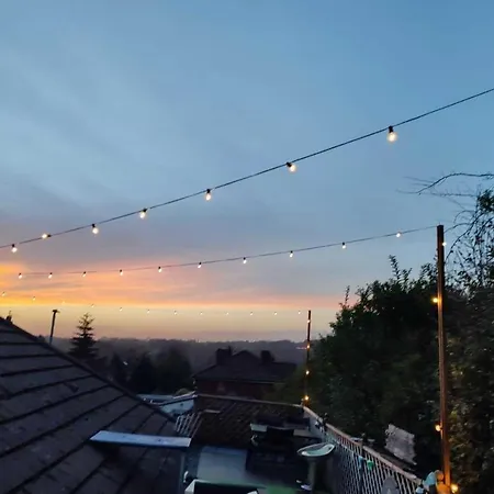 Feriehus Guestready - Gorgeous Garden In Manchester