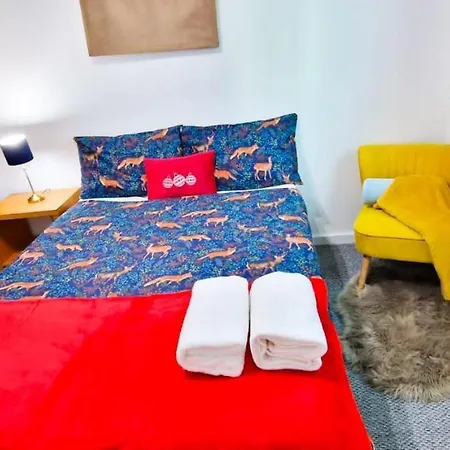 Lovely 2-bedroom Apartment, Free Parking 맨체스터