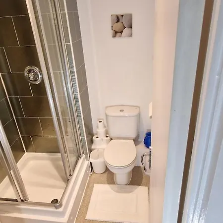 Lovely 2-bedroom Apartment, Free Parking *