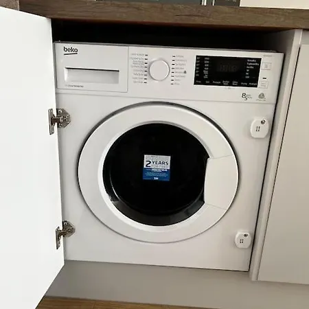 Stylish 2 Bedroom Centre アパート