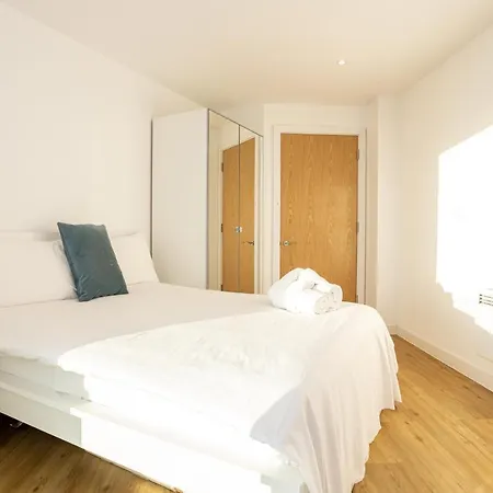 Guestready - Modern With A Balcony * Манчестер