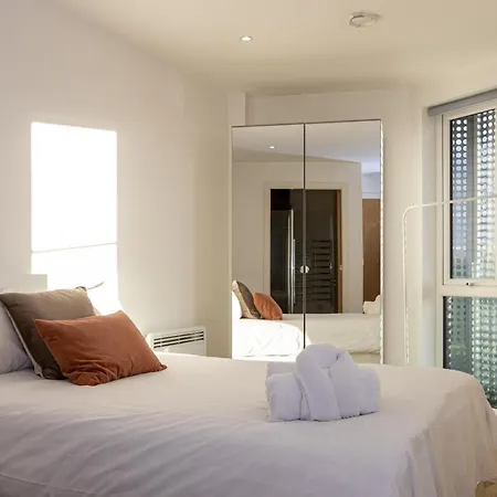 Guestready - Modern With A Balcony Lejlighed