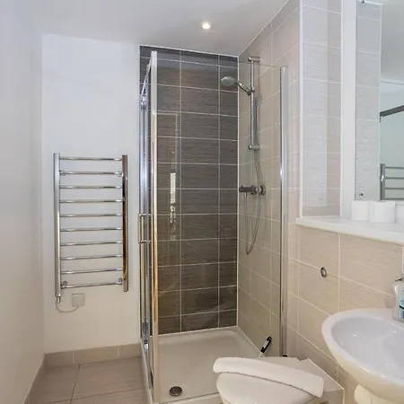 Guestready - Modern With A Balcony Lejlighed *