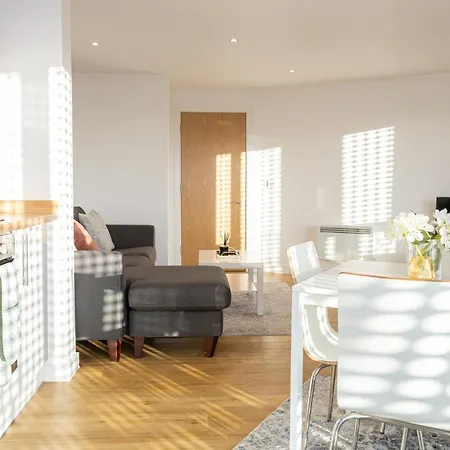 Апартаменты Guestready - Modern With A Balcony Манчестер