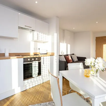 Guestready - Modern With A Balcony Manchester