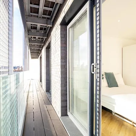 Апартаменты Guestready - Modern With A Balcony