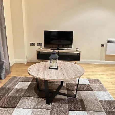 Lovely 1 Bedroom *