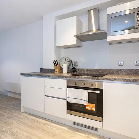 Fantastic 2 Bedroom Duplex In Манчестер