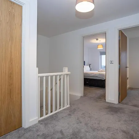 Fantastic 2 Bedroom Duplex In Манчестер