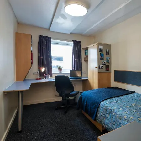 Ensuite Bedrooms With Shared Kitchen At Weston Hall In Appartement *