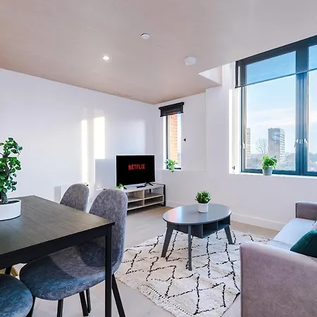Sky Gardens - Modern Duplex