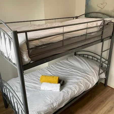 3 Bed Family House *