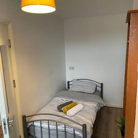 3 Bed Family House Manchester