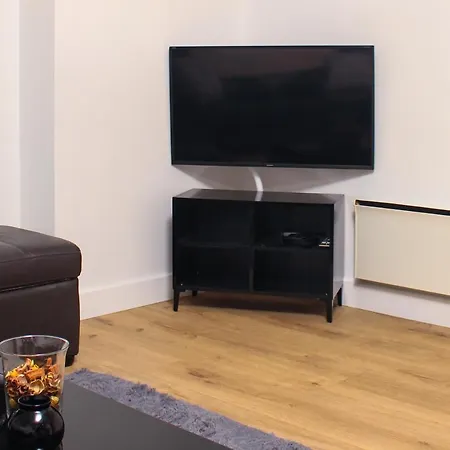 2bed Spacious Near Cc, Sleeps 5 アパート マンチェスター