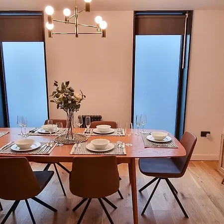 Stunning Luxury Townhouse In Centre Of Holiday home Manchester