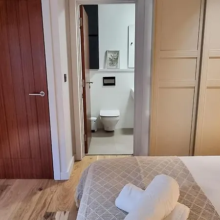 Stunning Luxury Townhouse In Centre Of Holiday home