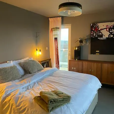 アパート 3 Bedroom Penthouse