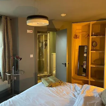 3 Bedroom Penthouse Apartment *