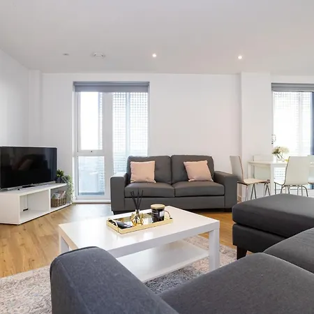 Guestready - Modern With A Balcony * Manchester