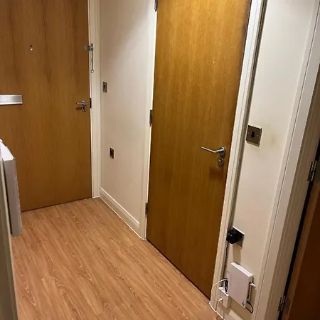 Lovely 1 Bedroom *