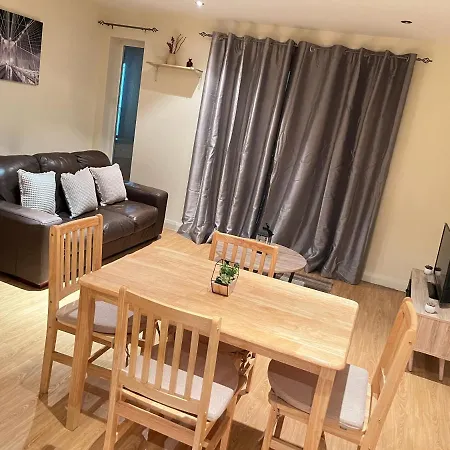Lovely 1 Bedroom *