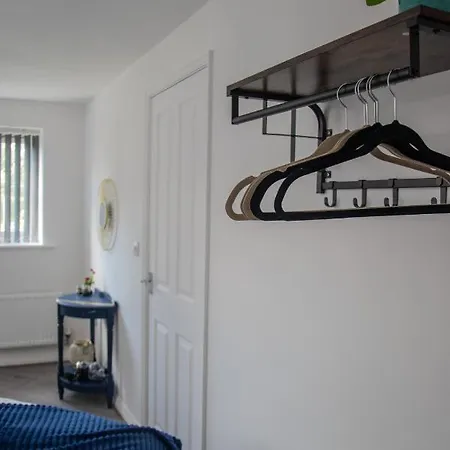 Bv Stylish Homely 3 Bedroom Close To Arena Holiday home Manchester