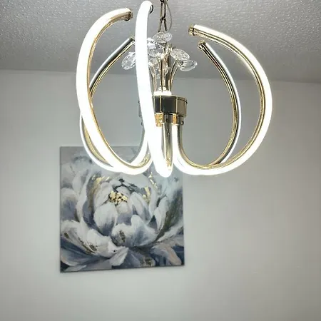 Entire House - 2 Bedroom With Free Parking Holiday home