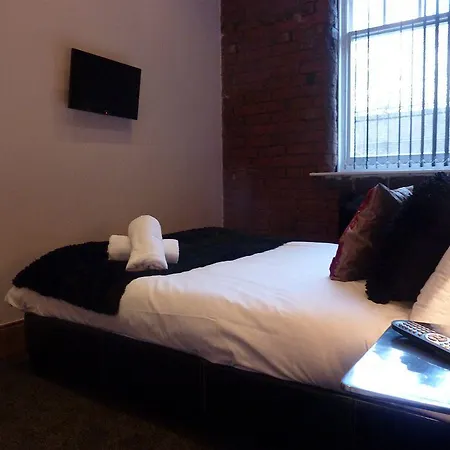 Hostel Ashton House