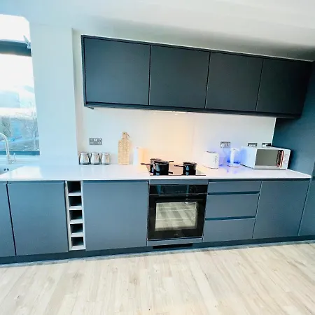 아파트 Affordable In Centre Close To Trafford