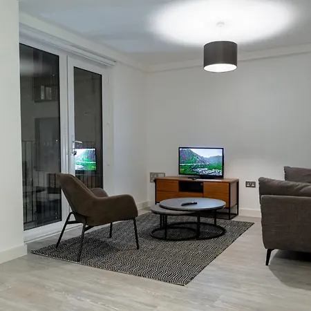 Lovely 2 Bedroom Duplex In Salford * Manchester