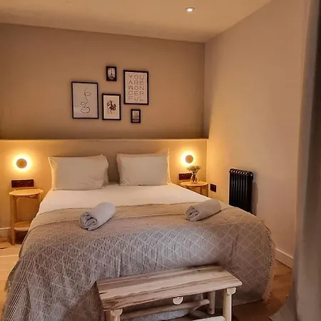 Stunning Luxury Townhouse In Centre Of Manchester