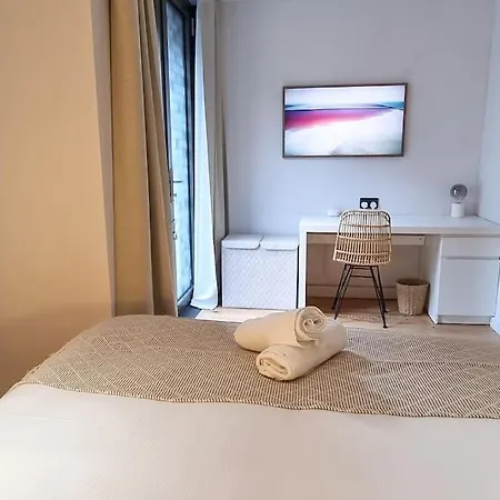 Stunning Luxury Townhouse In Centre Of *