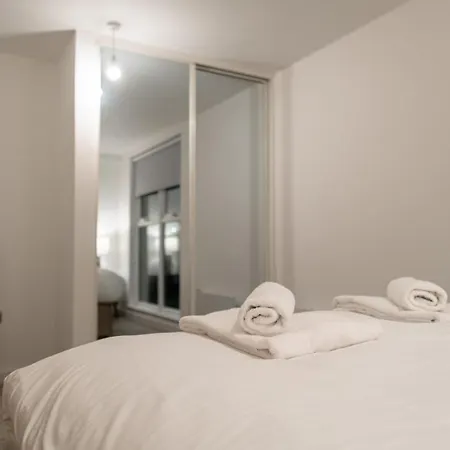 Lovely 2 Bedroom Duplex In Apartment