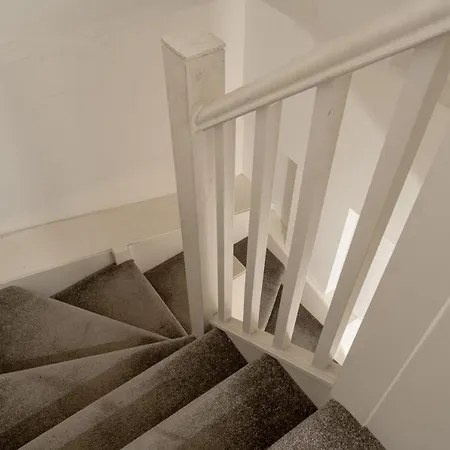 Lovely 2 Bedroom Duplex In *