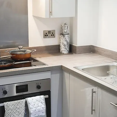 Modern 1-bed - Brand New - - Free Wi-fi