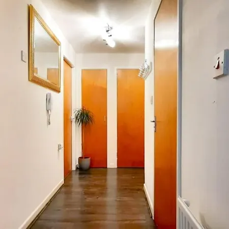 Apartment Entire In Th Heart Of Manchester, M15