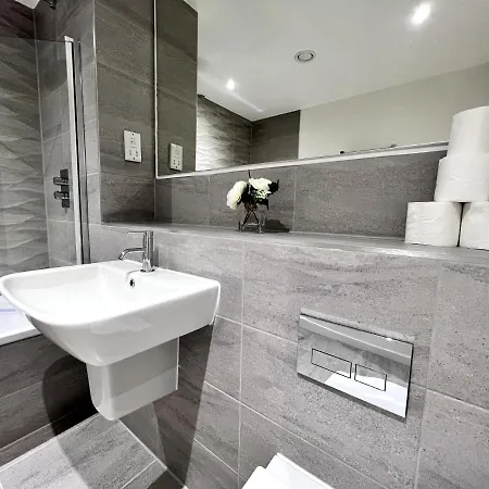 Apartment Brand New In Centre *