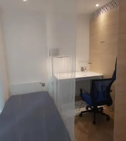 A Cosy Single In Elizabeth Tower Homestay *